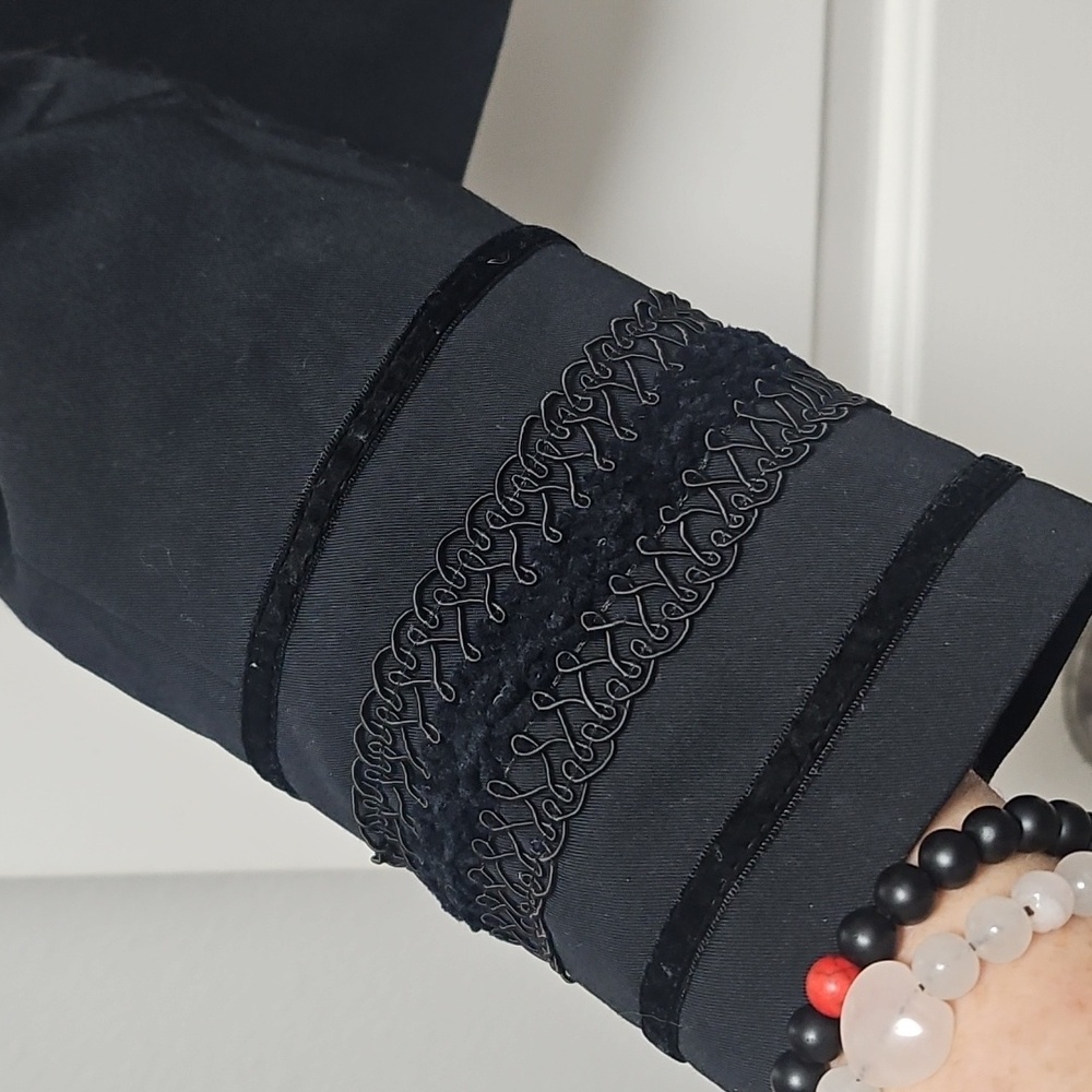 Gorgeous Script Snap Front Jacket With Velvet & R… - image 6